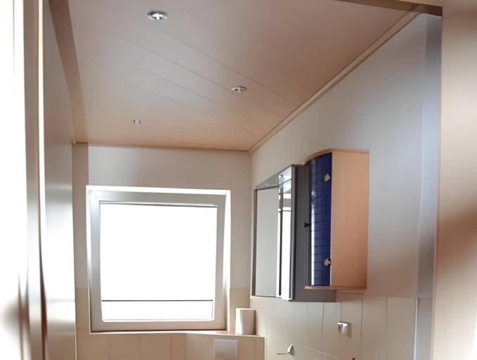 Bathroom 2, Aparthotel Harlekin, Waldeck-Frankenberg