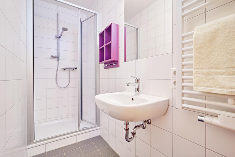 Bathroom 3, DJH Jugendherberge Hagen, Hagen
