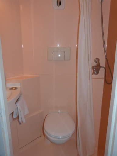 Bathroom 3, Relax Hotel, Ain