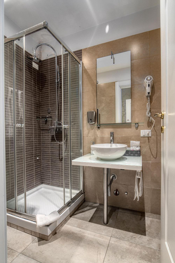 Others 4, TREVI luxury with terrace, Roma
