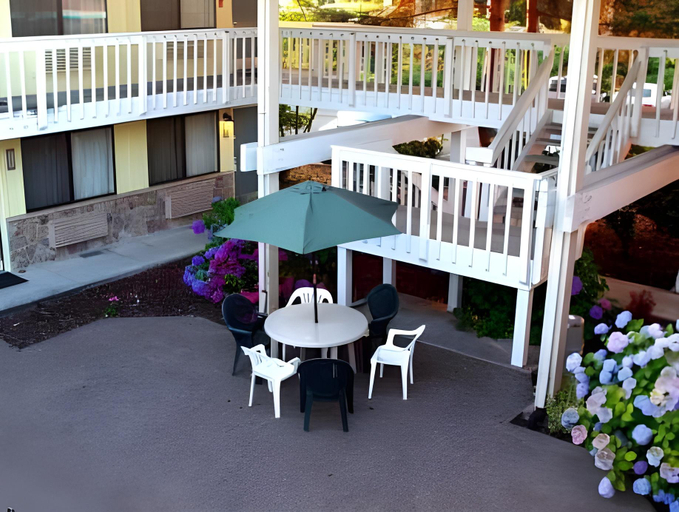 Others 4, Pepper Tree Inn, Washington