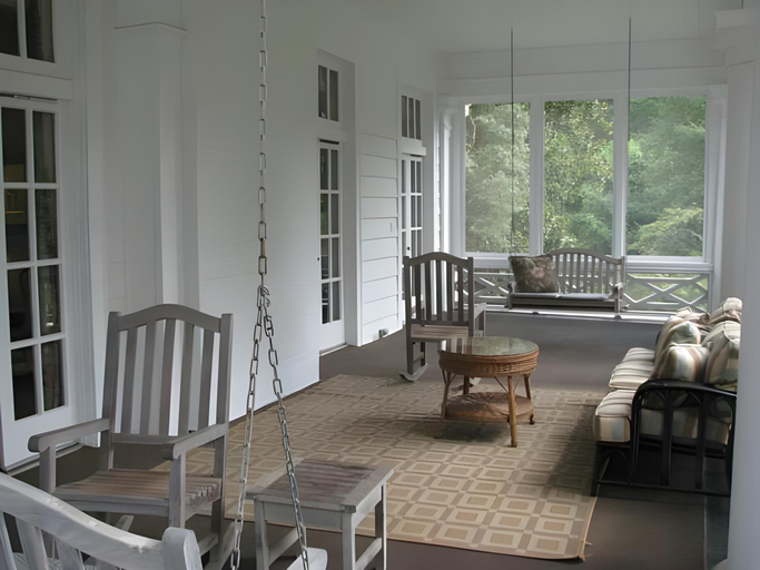 Others 5, Duke Mansion, Mecklenburg