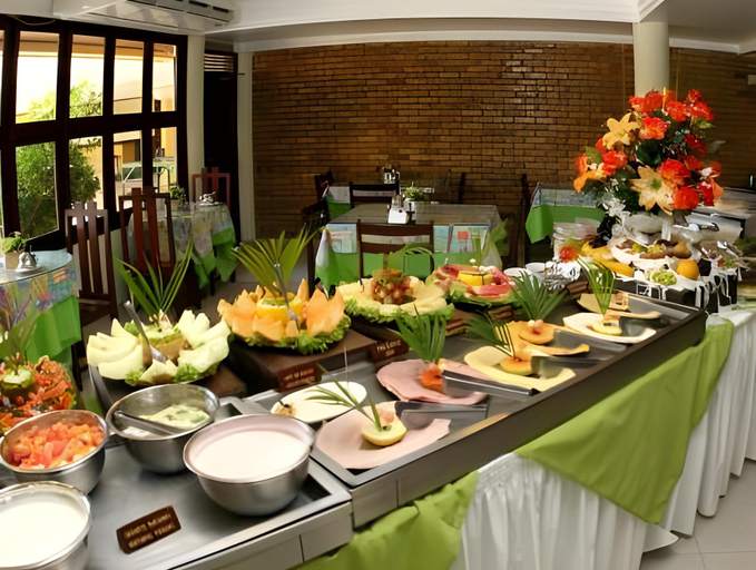 Food & Drinks 7