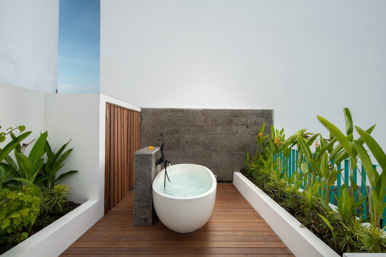 Bathroom 15