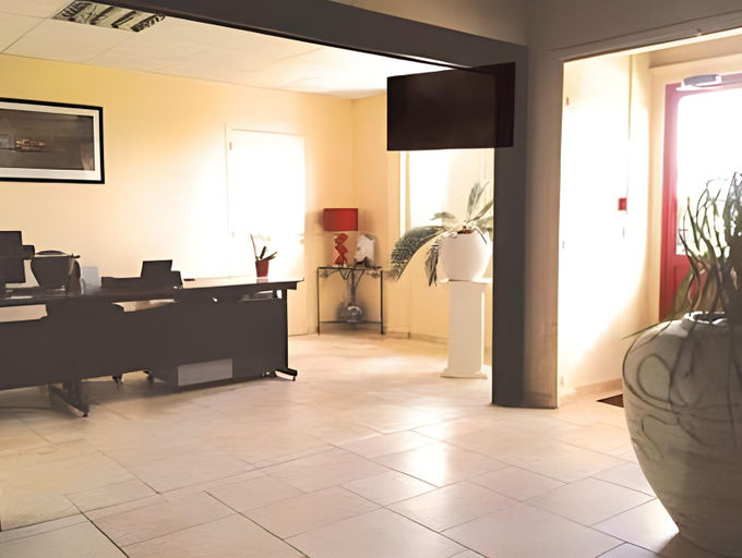 Public Area 2, HOTEL AIR LANE, Aube