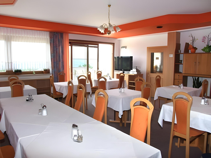 Food & Drinks 3, Hotel-Cafe-Restaurant Matzelsdorfer Hof, Spittal an der Drau