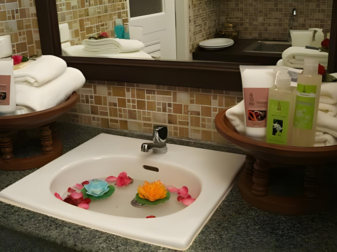Bathroom 3, R-Con Residence, Pattaya