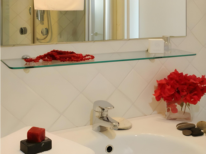 Bathroom 4, Hotel Angedras, Sassari
