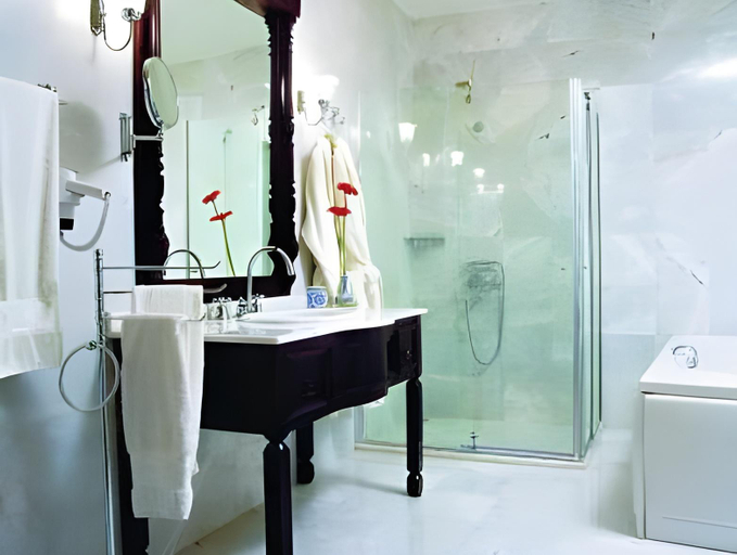 Bathroom 4, Yunak Evleri, Ürgüp