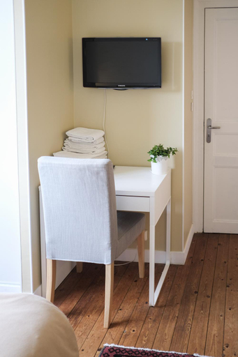 Bedroom 2, Pension de Kerioual, Finistère