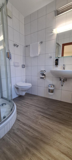 Bathroom 4, M-A-S-Hotel, Stuttgart