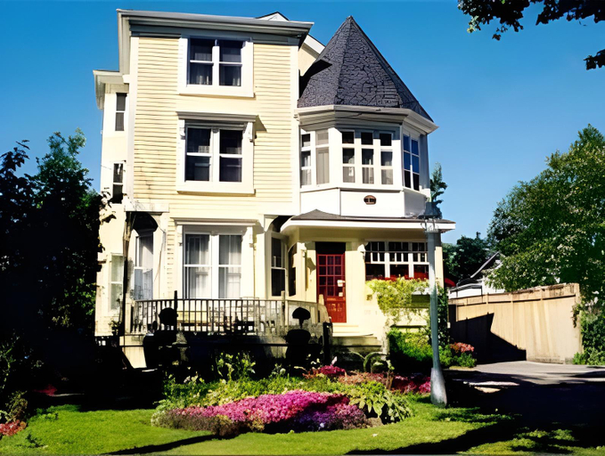 Others 3, Bedham Hall B&B, Niagara