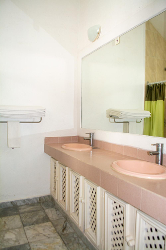 Bathroom 3, Hotel Olinala Diamante, Acapulco de Juárez