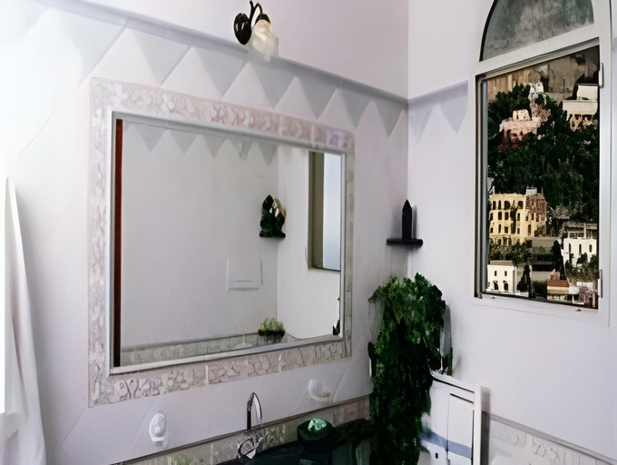 Bathroom 4, Hotel Reginella, Salerno