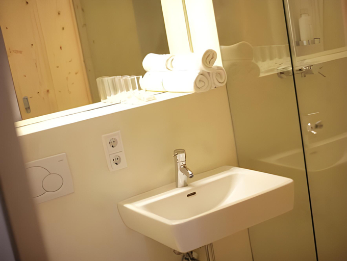 Bathroom 3, Boutique Hotel Steinerwirt1493, Zell am See