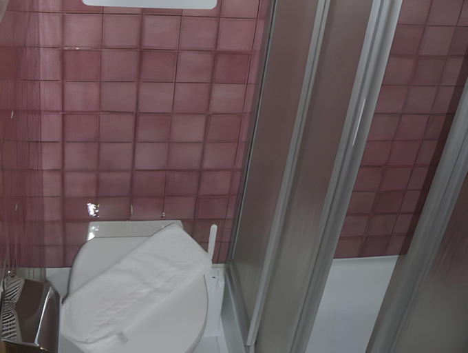 Bathroom 3, Hotel Lichtenstern, Bolzano