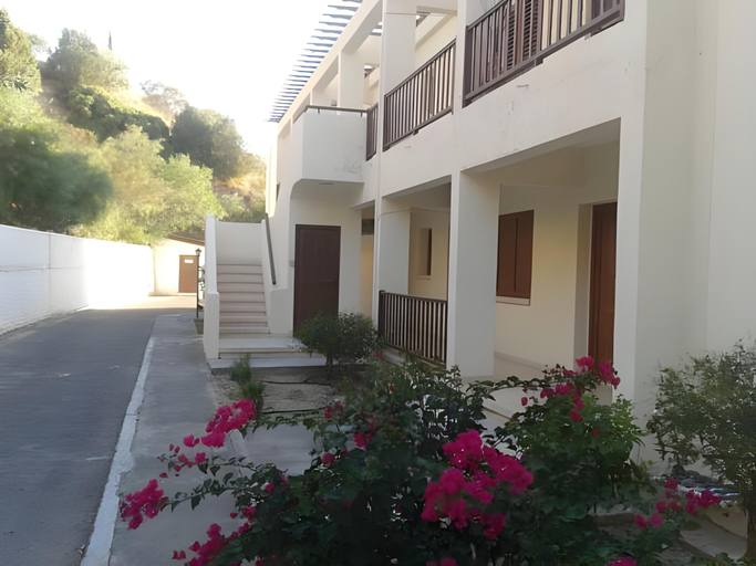 Others 4, Pelekanos Apartments