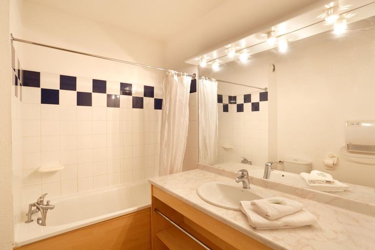 Bathroom 3, Residence Goelia Kermael, Ille-et-Vilaine