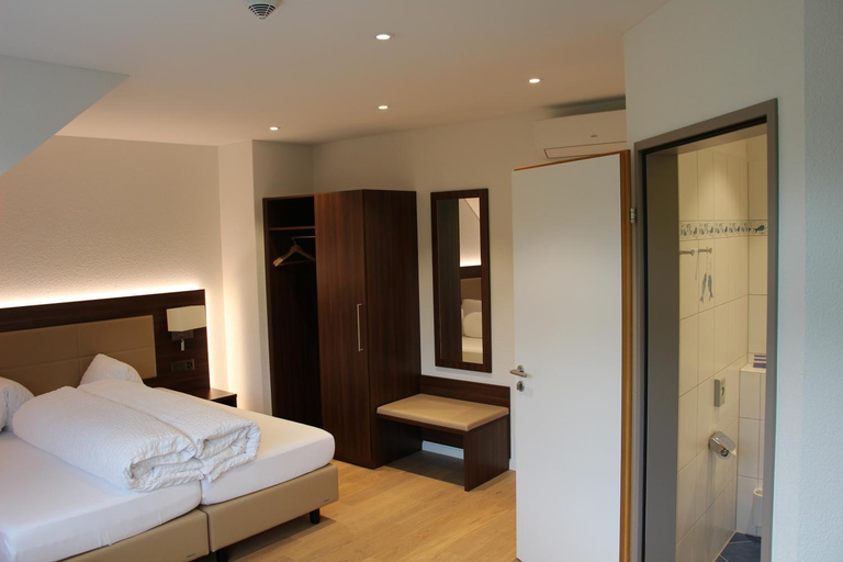 Bedroom 16
