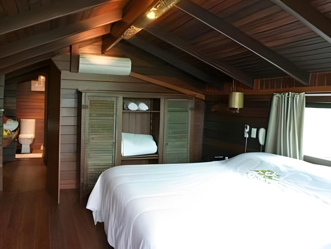 Bedroom 2, Grajagan Surf Resort, Paranaguá