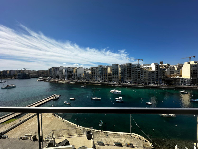 Others 5, 86 Spinola Bay, St Julian's