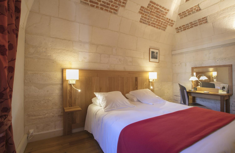 Bedroom 2, Les Chambres de l'Abbaye, Charente-Maritime
