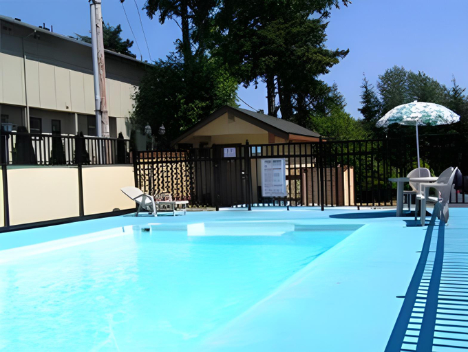 Sport & Beauty 5, Coachman Inn, Whatcom