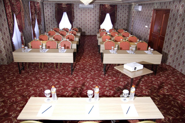 Food & Drinks 5, Hersya Front One Inn Surabaya, Surabaya