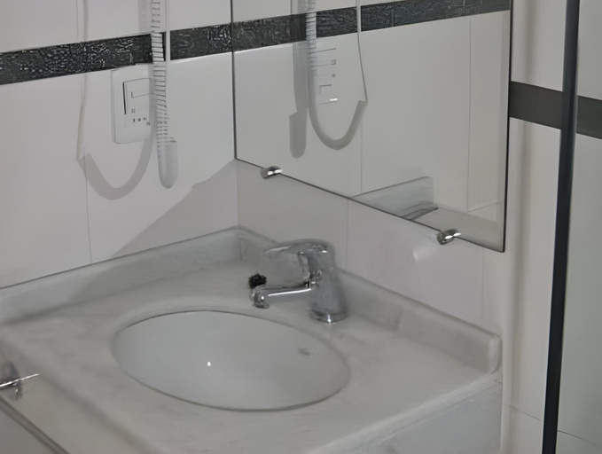 Bathroom 2, Hotel Genoves, n.a339