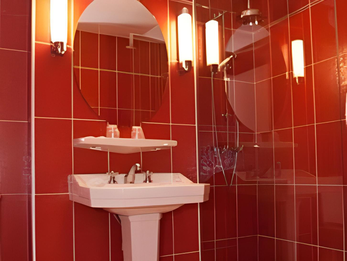 Bathroom 4, Hôtel Vauban, Finistère
