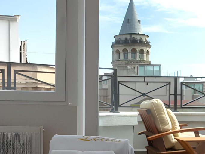 Others 4, Louis Appartements, Beyoğlu