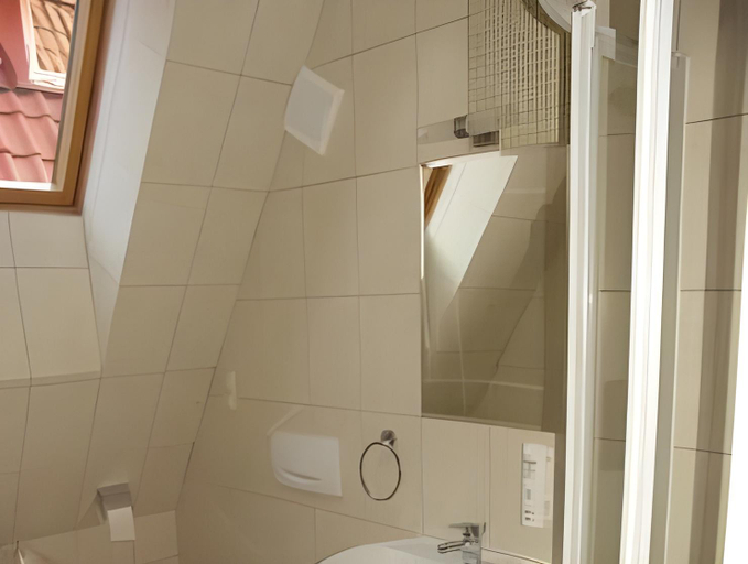Bathroom 2, Willa Biala Lilia Old Town, Gdańsk City