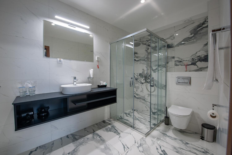Bathroom 4, Hotel Kralj, Kraljevo