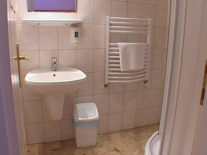 Bathroom 4, Marvany Panzio, Hajdúszoboszló