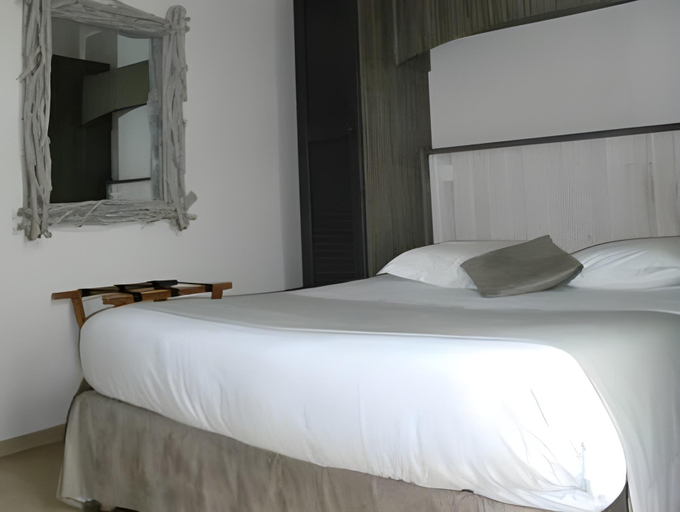 Bedroom, Hotel Fleur de Re, Charente-Maritime