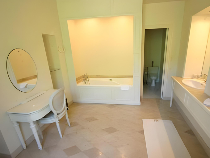Bathroom 4, Chateau de la Motte Beaumanoir, Ille-et-Vilaine