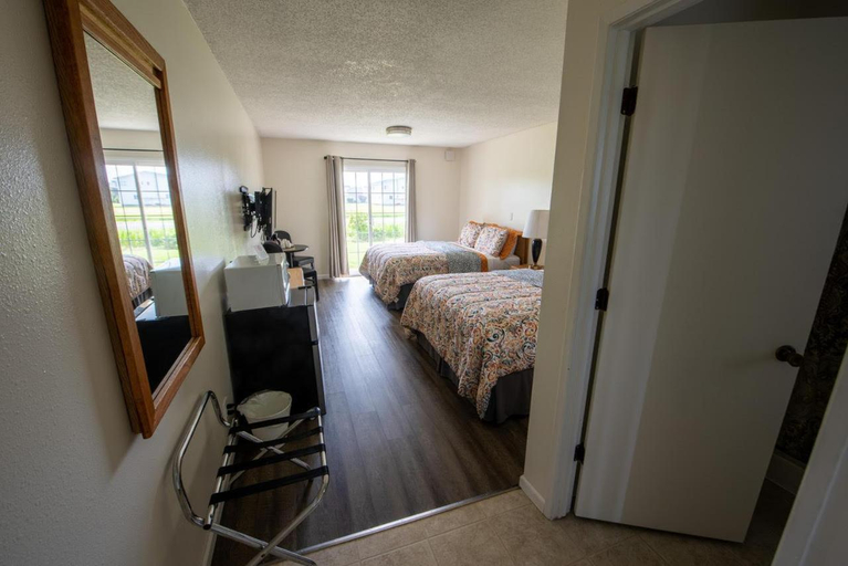 Others 4, Pacific City Inn, Tillamook