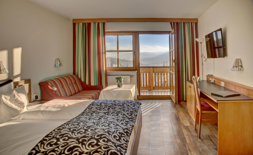 Bedroom 2, Hotel Brunnenhof, Regen
