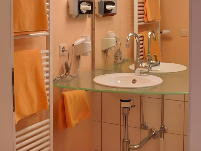 Bathroom 4, Hotel Lv Wen Weinstube, Bodenseekreis