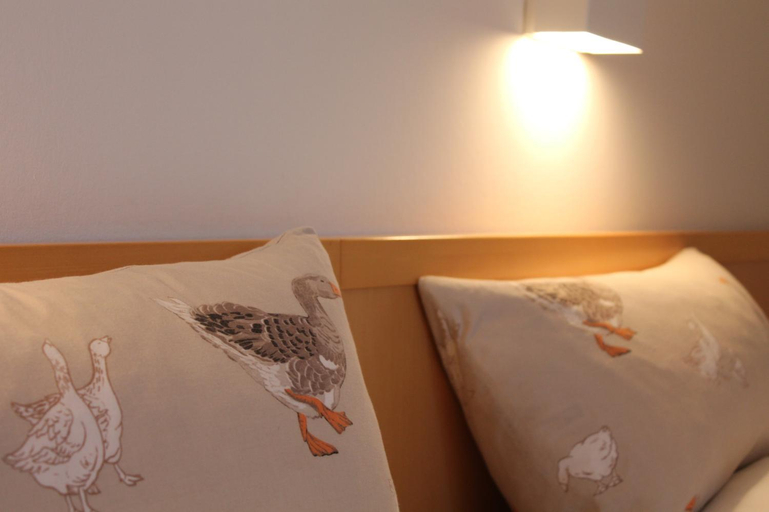 Bedroom 3, H.W.S. Hotel Der Wilde Schwan, Vorpommern-Rügen