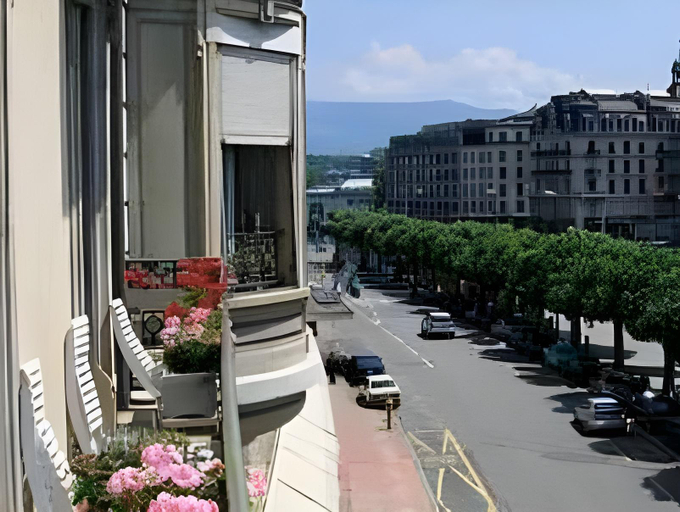 Others 5, Hotel des Tourelles, Genève