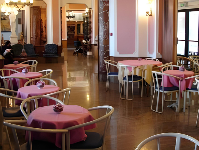 Food & Drinks 5, Tourist Hotel, Potenza