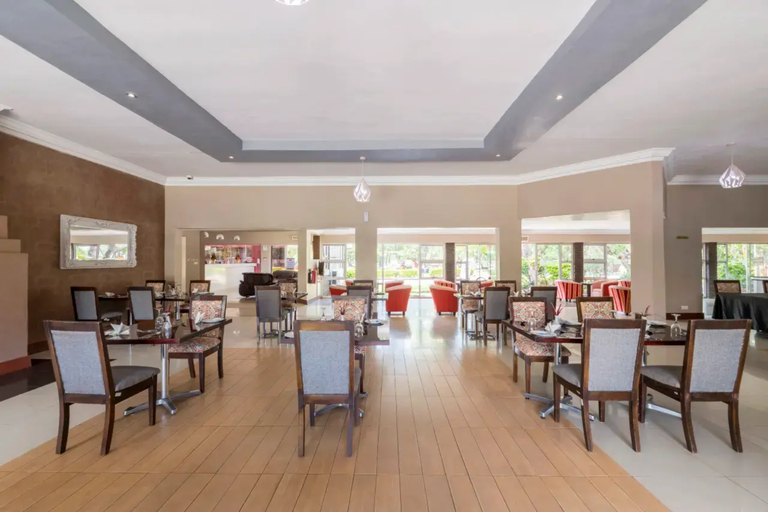 Food & Drinks 5, Kadoma Hotel and Conference Center, Kadoma