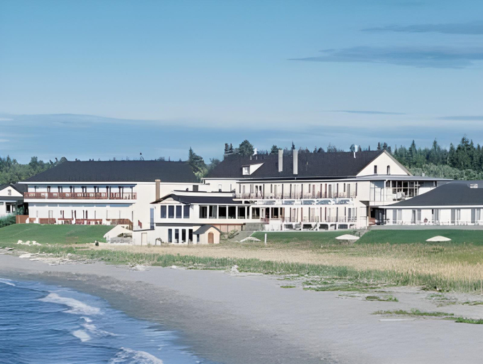 Exterior & Views 1, Hotel Motel Belle Plage, Matane