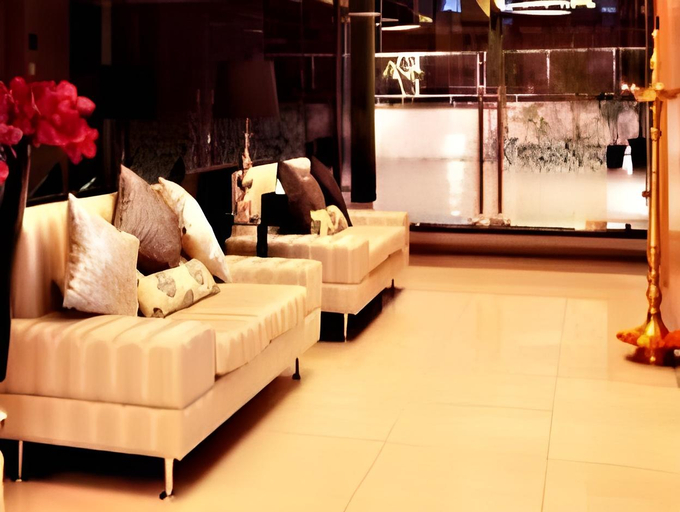 Public Area, Mumbai Metro - The Executive Hotel, Mumbai Suburban