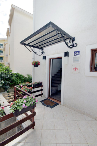 Others 3, Apartments Ardura