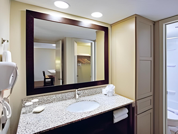 Bathroom 3, Value Suites Extended Stay - Arlington, Arlington