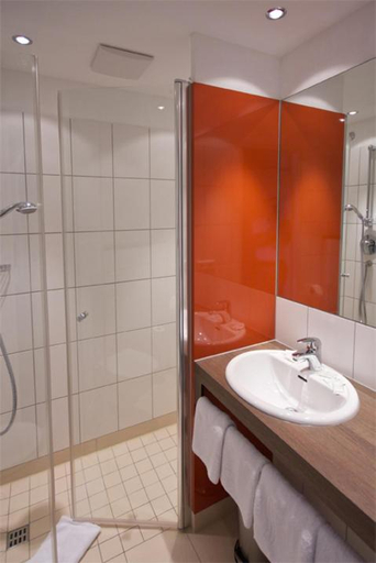 Bathroom 3, iQ-Hotel Ulm, Ulm