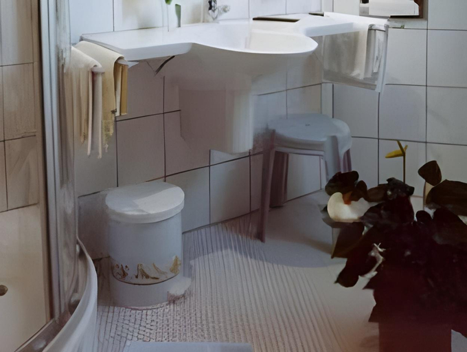 Bathroom 3, Hotel Neckarblick, Heilbronn
