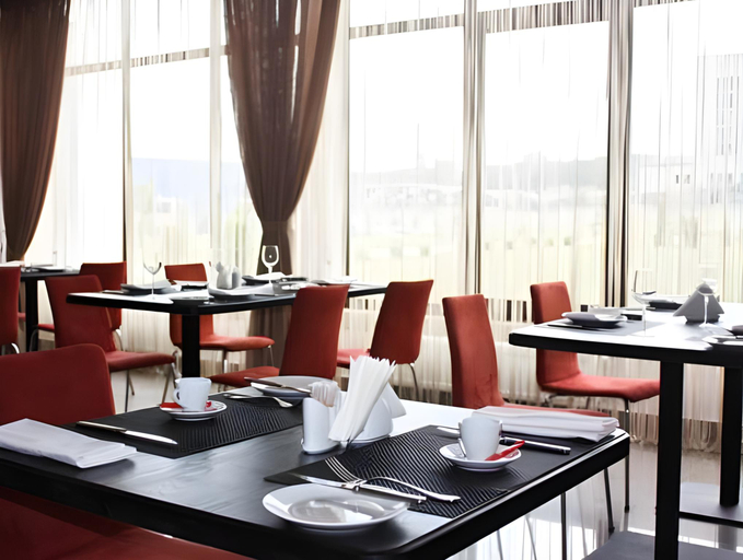 Food & Drinks 3, Ramada by Wyndham Lviv, Pustomytivs'kyi